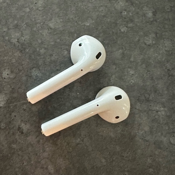 Apple AirPods - Picture 4 of 6